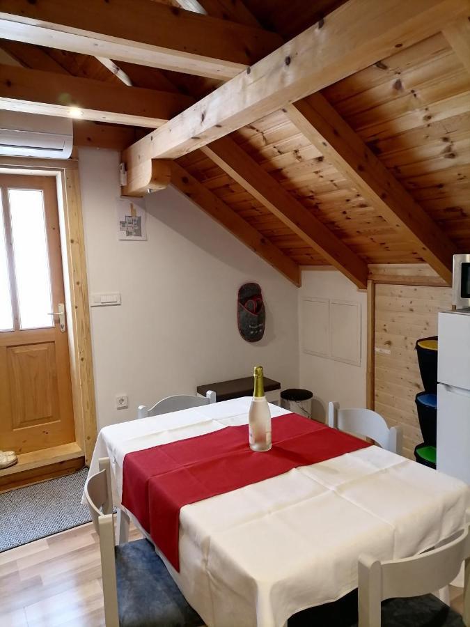 Apartman Tonka Оточац Экстерьер фото